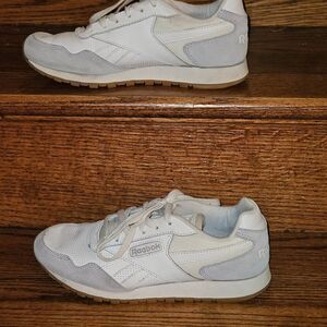 Classic Reebok Harman Sneaker, size 7